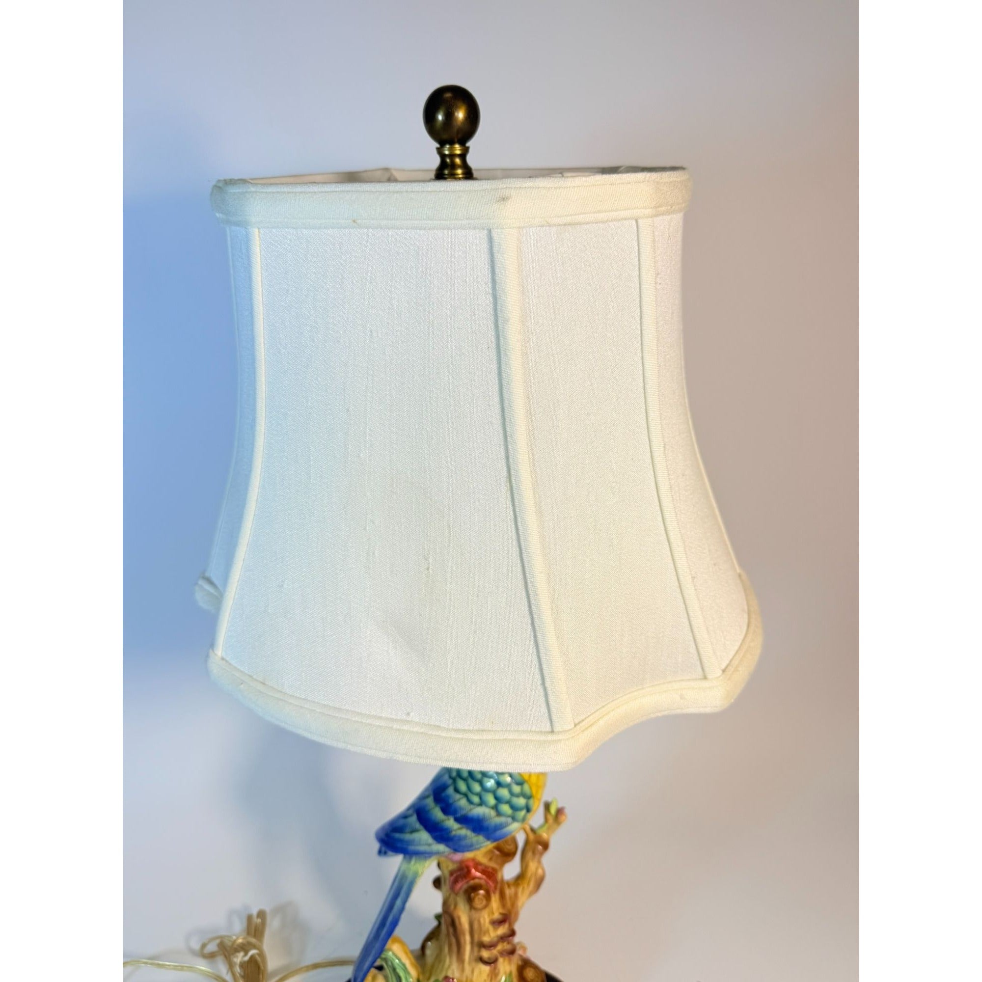 Lamp Porcelain Parrot on Stand Mottahnedeh Style Wildwood Vintage Silk Shade Brass Arm Table Lighting Chinoiserie Traditional Home Decor