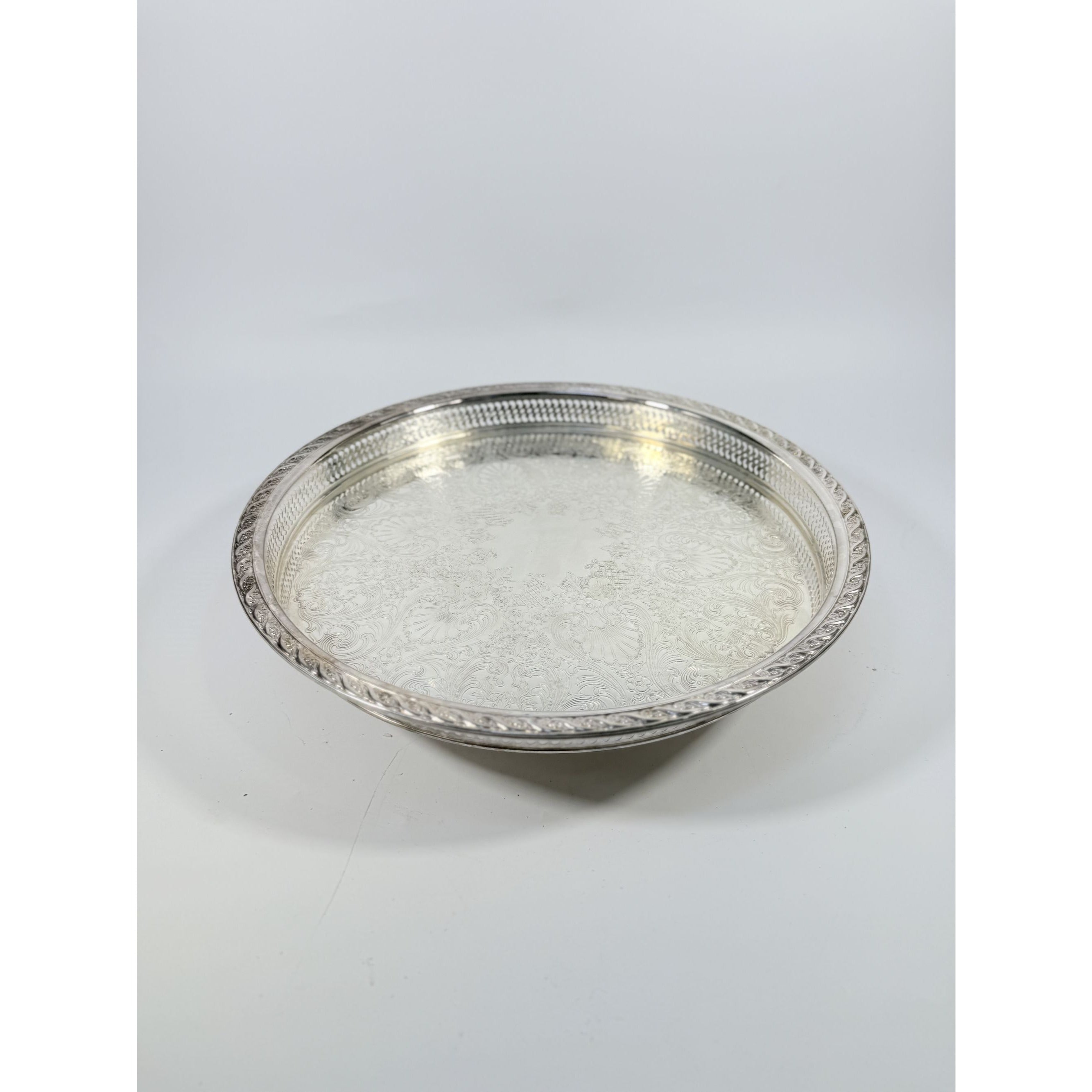 Round Pedestal Cake Stand Lazy Susan Spring Flowers Silver Plated Wm Rogers & Sons Pierced Edge Reticulated Tray Server Hostess Serving
