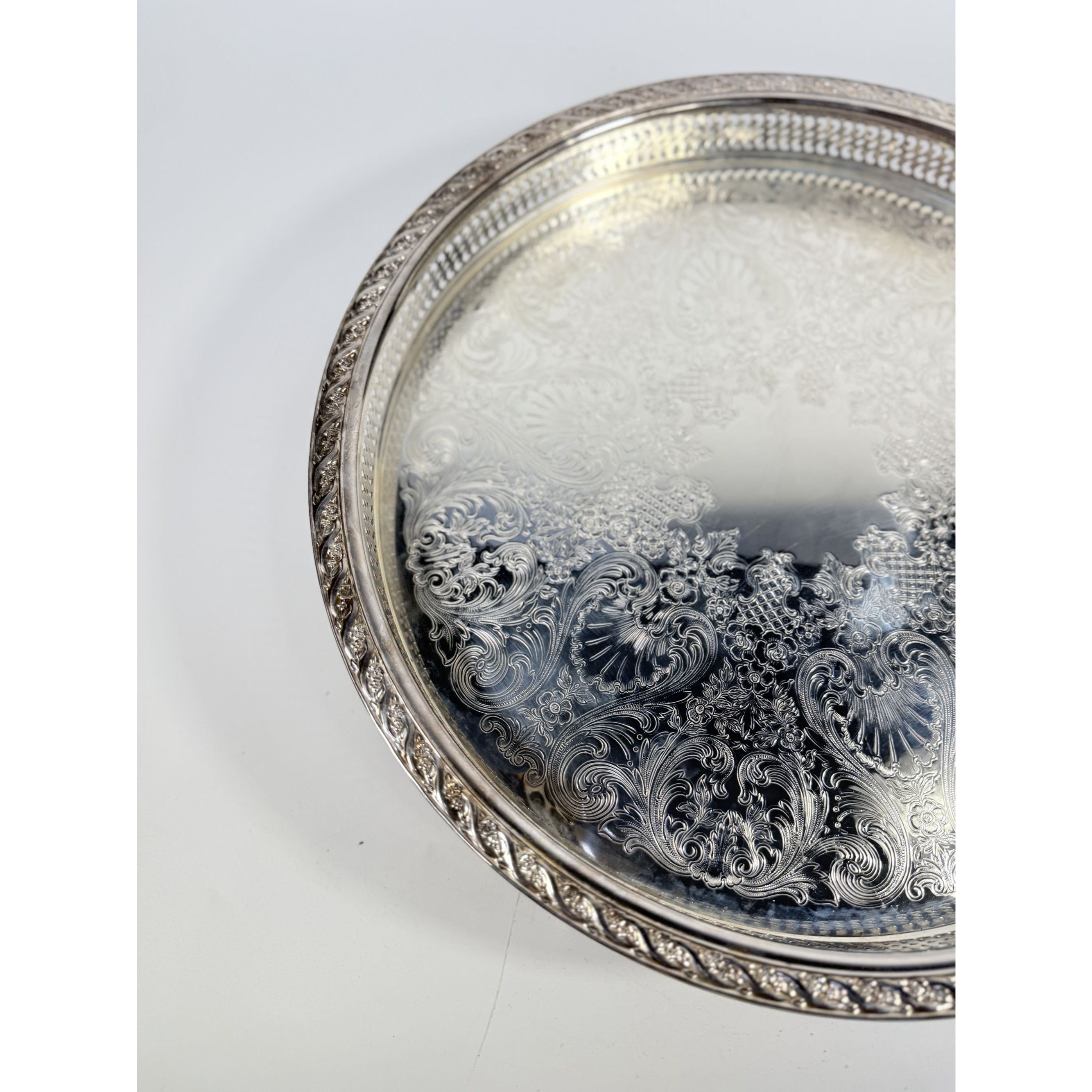 Round Pedestal Cake Stand Lazy Susan Spring Flowers Silver Plated Wm Rogers & Sons Pierced Edge Reticulated Tray Server Hostess Serving