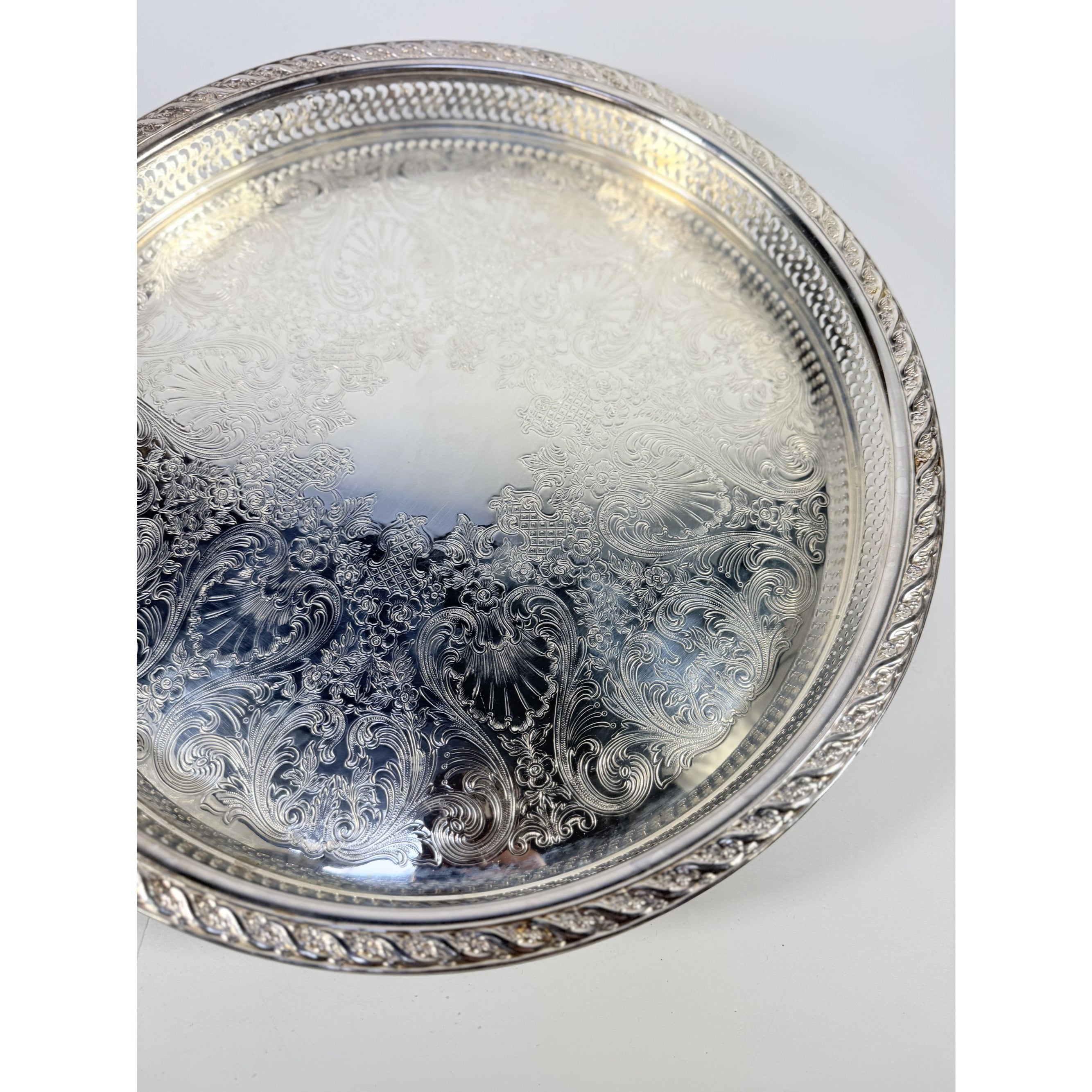 Round Pedestal Cake Stand Lazy Susan Spring Flowers Silver Plated Wm Rogers & Sons Pierced Edge Reticulated Tray Server Hostess Serving
