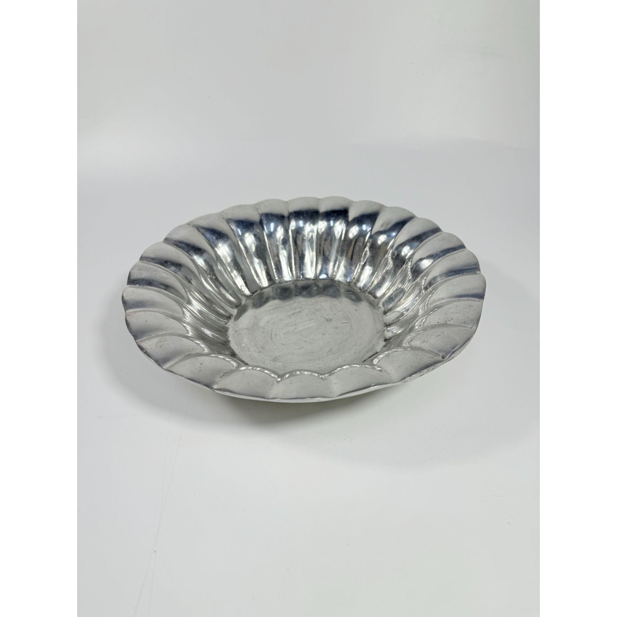 Pewter Bowl Silver Large Fruit Serving Holland Boone Shell Scalloped Round Replacement Dishes Holiday Party Wedding Gift Traditional Home