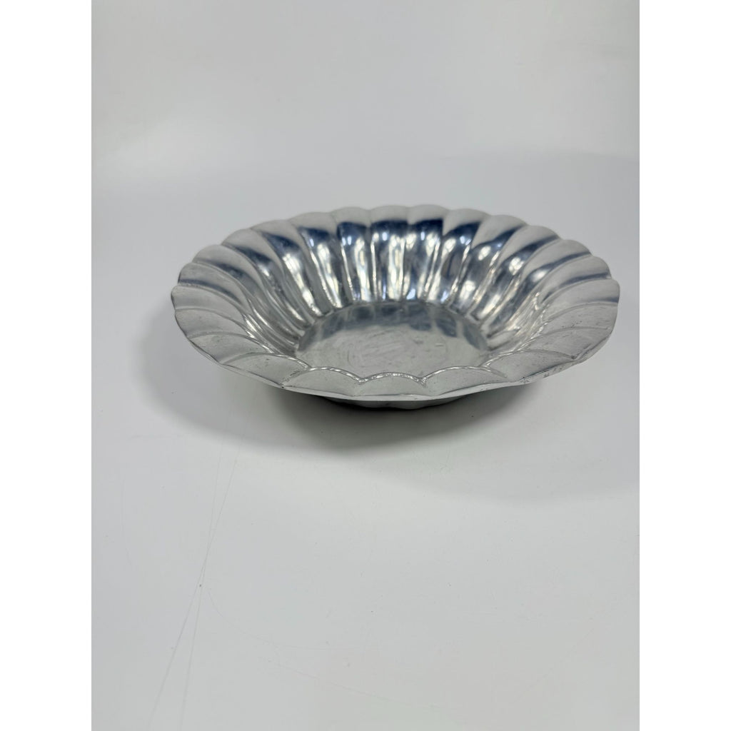 Pewter Bowl Silver Large Fruit Serving Holland Boone Shell Scalloped Round Replacement Dishes Holiday Party Wedding Gift Traditional Home
