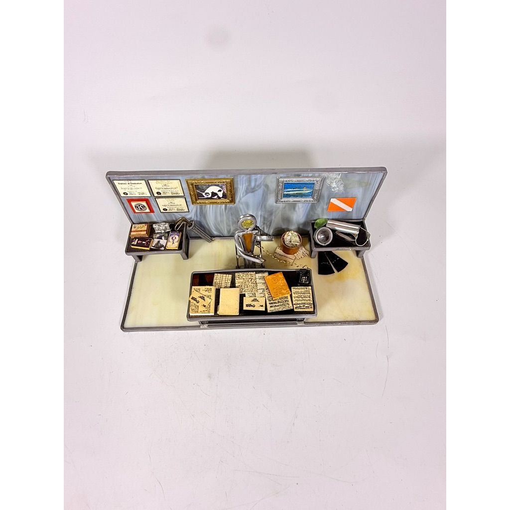 Cartoon Stained Glass Art Sculpture Vintage Desk Wall Street Carl Goeller Handmade Scuba Gear Office Decor Unique