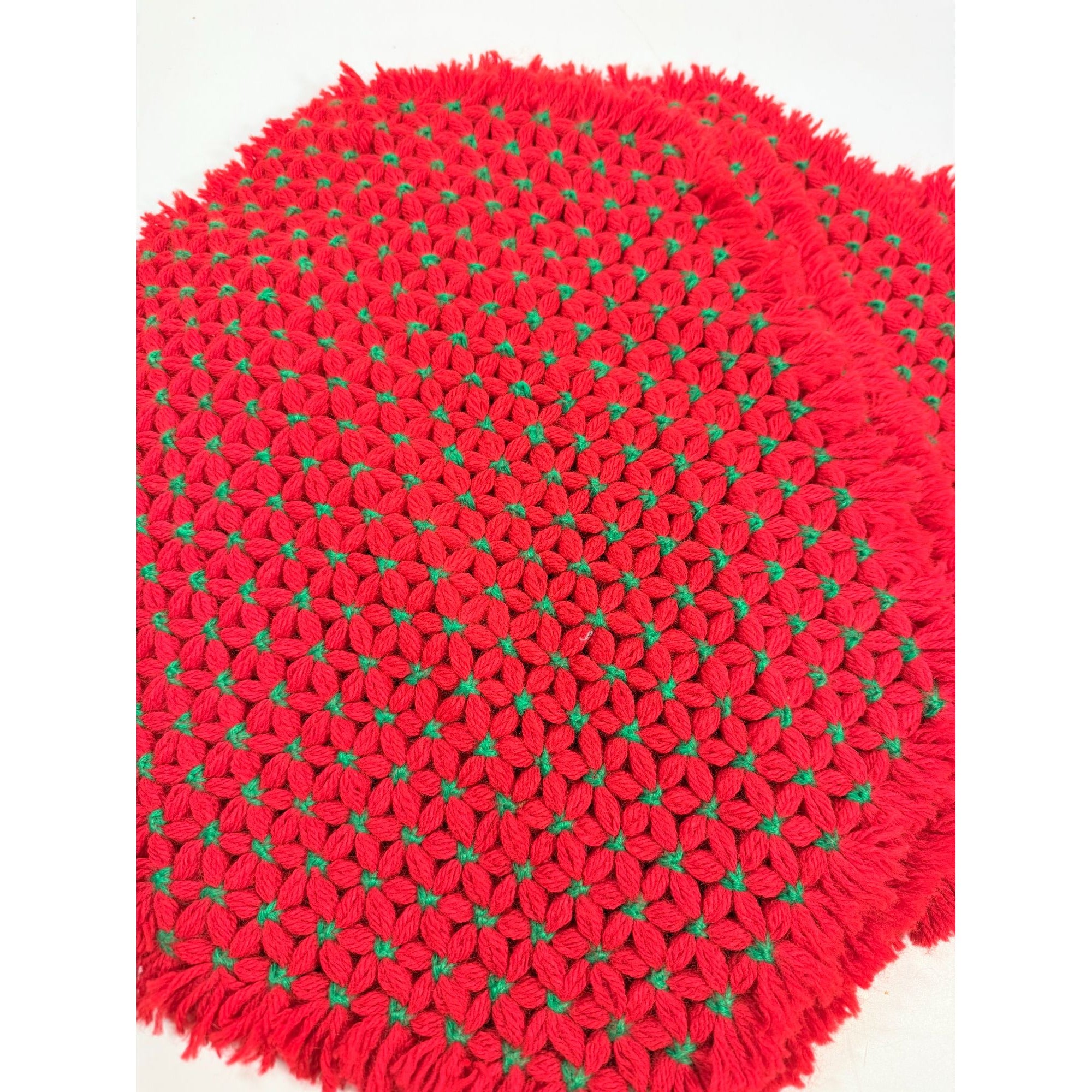 Christmas Table Placemats Hand Crocheted Red and Green Flowers Set 4 Mid Century Floral Tablescape Setting Holiday Seasonal Granny Core