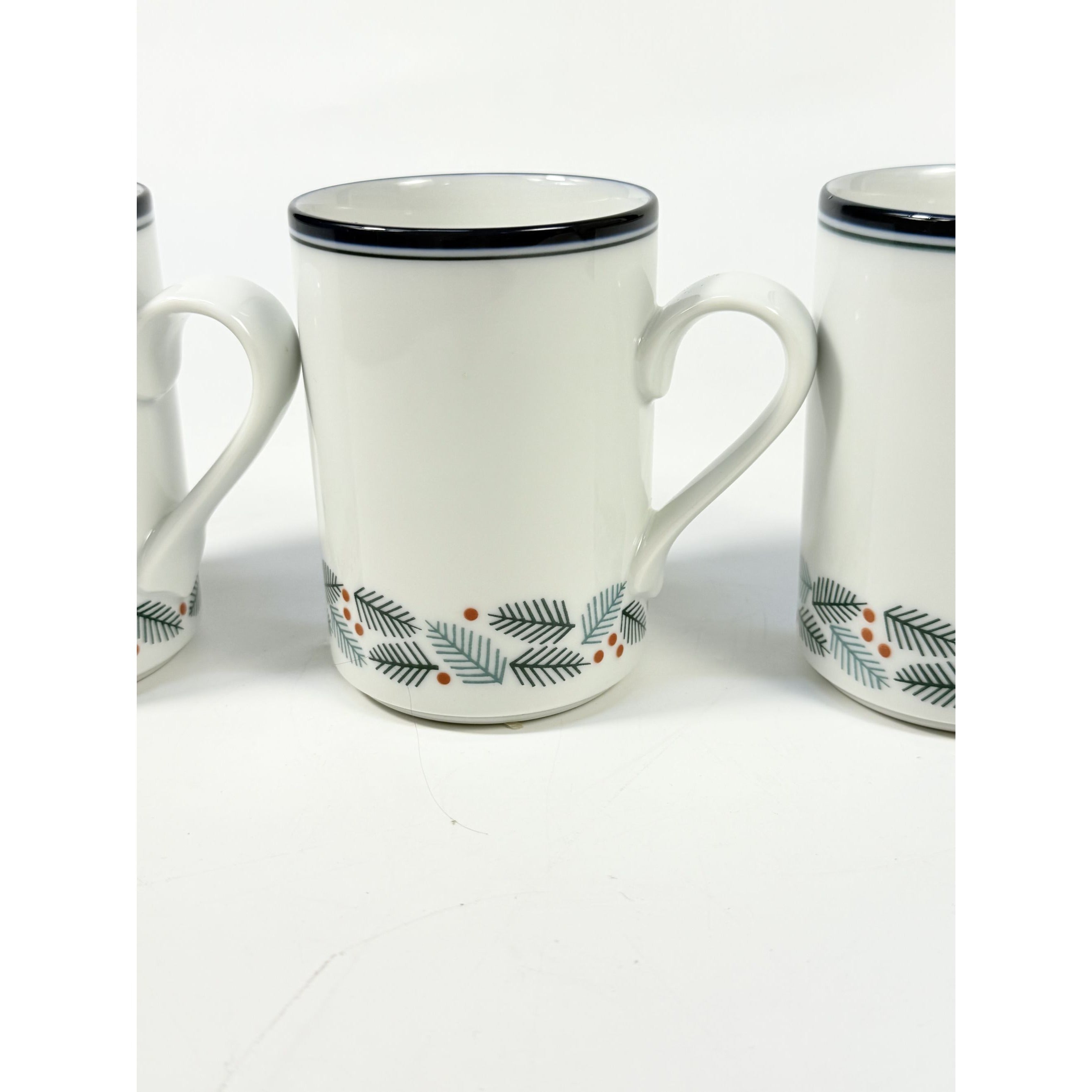 Coffee Tea Mugs  Set 4 Christmas Stoneware Pine Branches Berries Dansk Bistro 10oz Japan Replacement China Scandanavian Style Minimalist