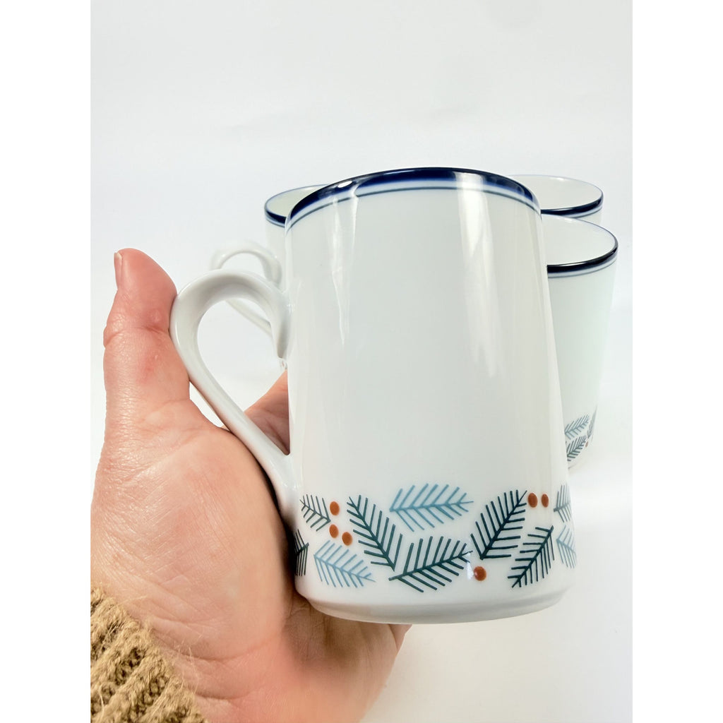 Coffee Tea Mugs  Set 4 Christmas Stoneware Pine Branches Berries Dansk Bistro 10oz Japan Replacement China Scandanavian Style Minimalist