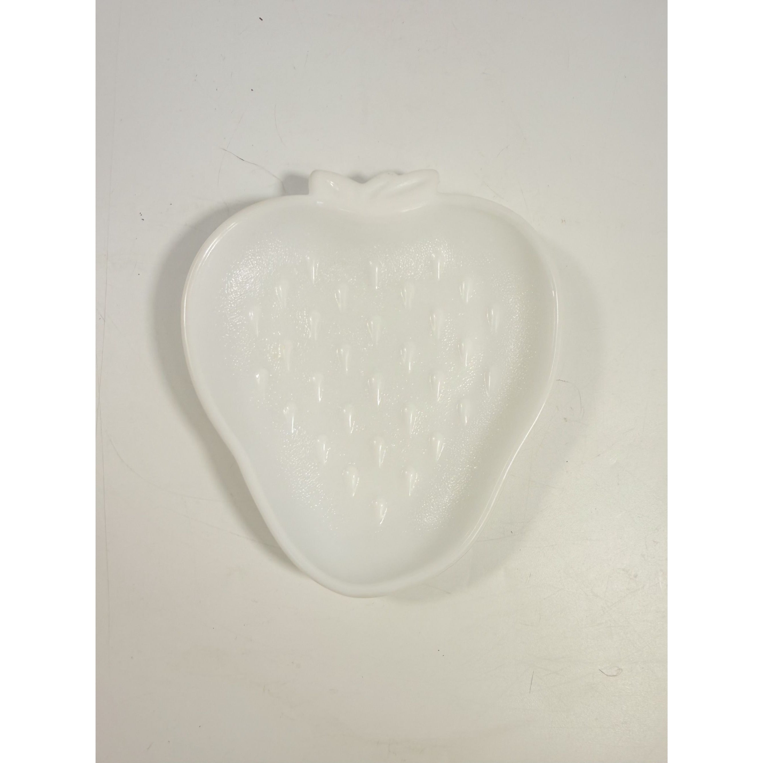 Strawberry Trinket Dish Milk Glass White Hazel Atlas Serving Dish Barware Salad Plate Berry Bowl Kitcheware Replaceent China Granny Cottage
