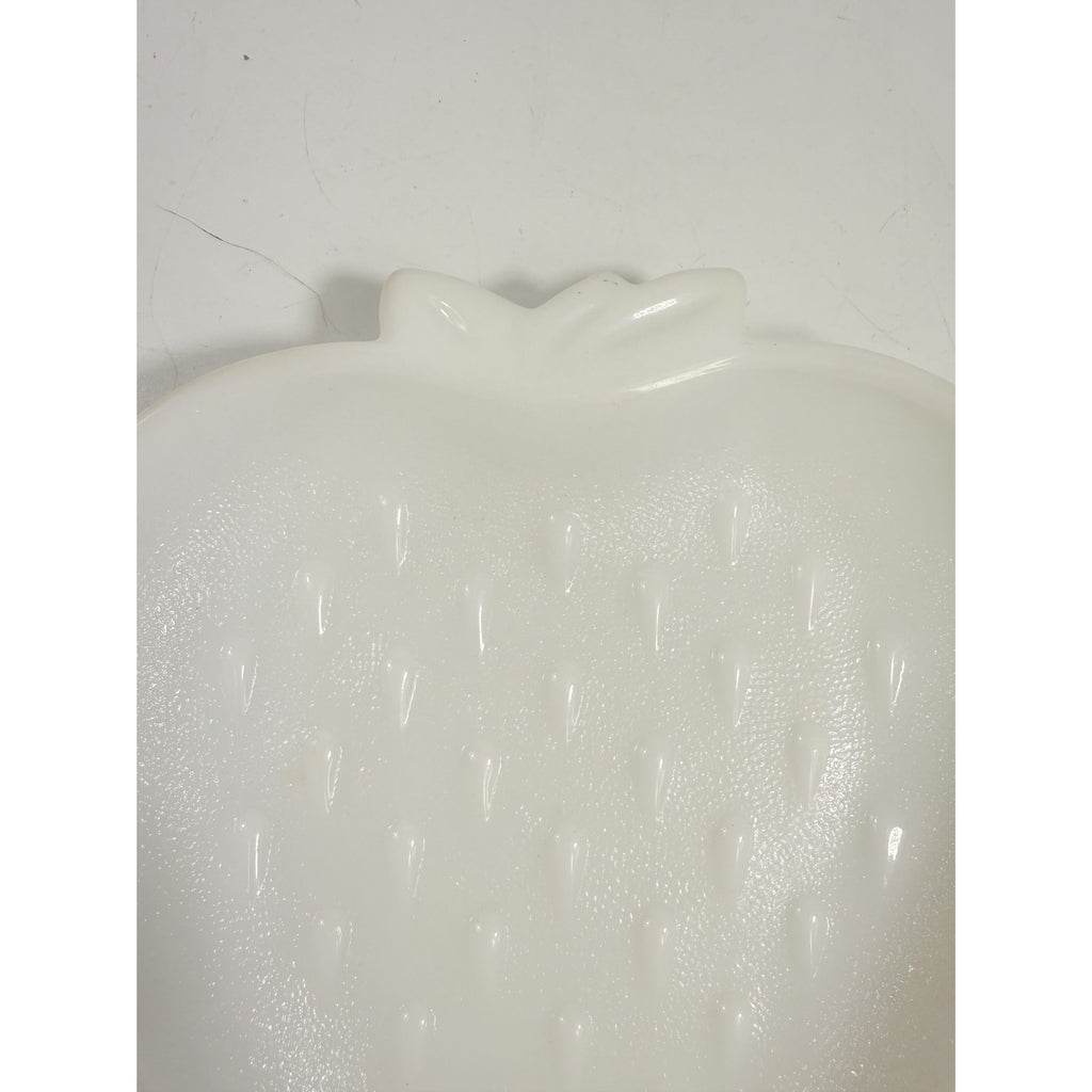Strawberry Trinket Dish Milk Glass White Hazel Atlas Serving Dish Barware Salad Plate Berry Bowl Kitcheware Replaceent China Granny Cottage