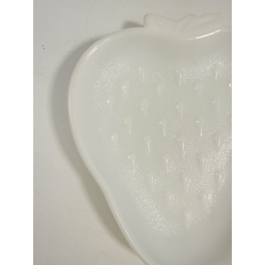 Strawberry Trinket Dish Milk Glass White Hazel Atlas Serving Dish Barware Salad Plate Berry Bowl Kitcheware Replaceent China Granny Cottage