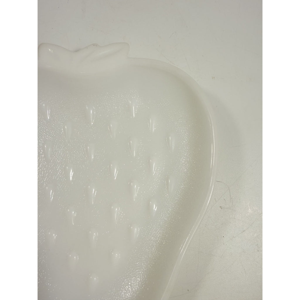 Strawberry Trinket Dish Milk Glass White Hazel Atlas Serving Dish Barware Salad Plate Berry Bowl Kitcheware Replaceent China Granny Cottage