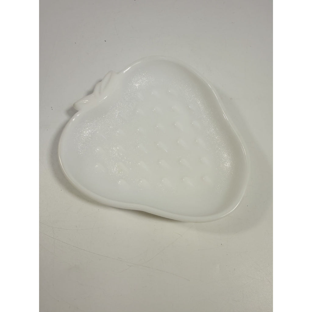 Strawberry Trinket Dish Milk Glass White Hazel Atlas Serving Dish Barware Salad Plate Berry Bowl Kitcheware Replaceent China Granny Cottage