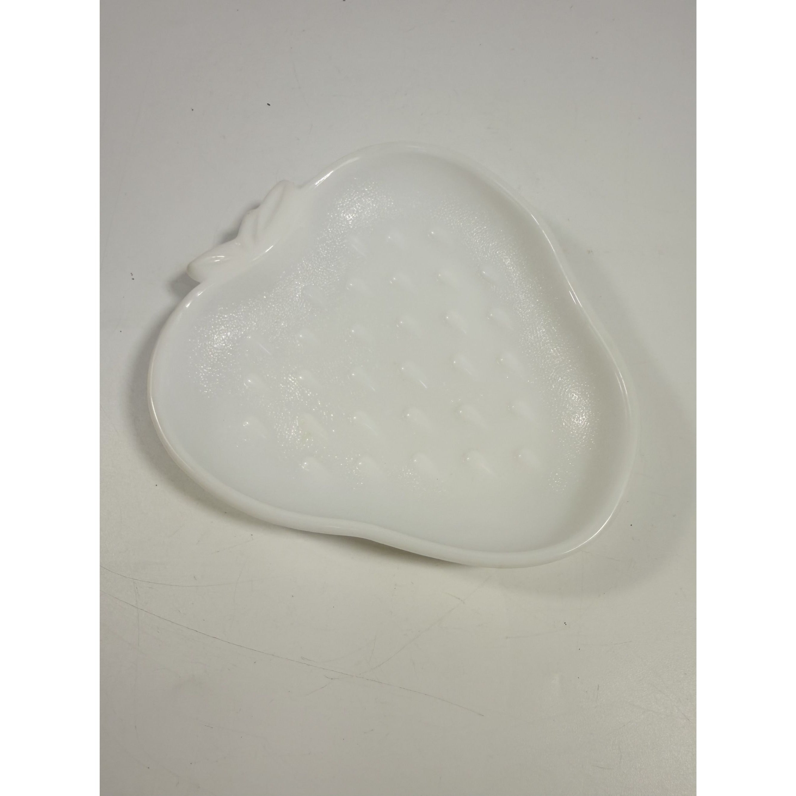 Strawberry Trinket Dish Milk Glass White Hazel Atlas Serving Dish Barware Salad Plate Berry Bowl Kitcheware Replaceent China Granny Cottage
