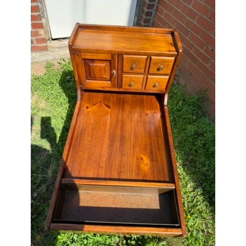 Cobblers Bench End Side Table Colonial Style Link Taylor Pilgrim Pine Copper Bowl Flower Planter Vintage Furniture Unique Mid Century