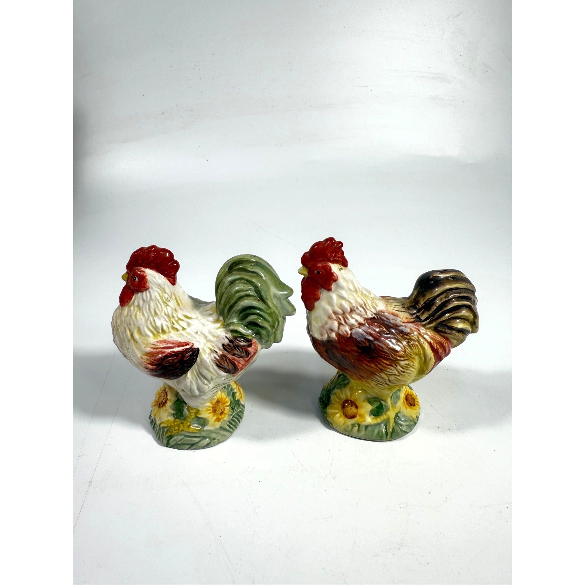 Rooster Salt & Pepper Shakers Ceramic Pottery Glossy 4" Hand Painted Pair Kitchenware Serving Pieces Tableware Cottage Granny Core Vintage