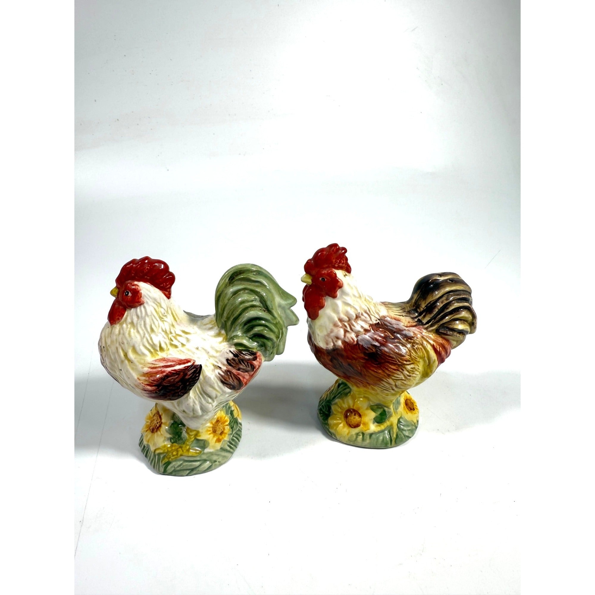 Rooster Salt & Pepper Shakers Ceramic Pottery Glossy 4" Hand Painted Pair Kitchenware Serving Pieces Tableware Cottage Granny Core Vintage