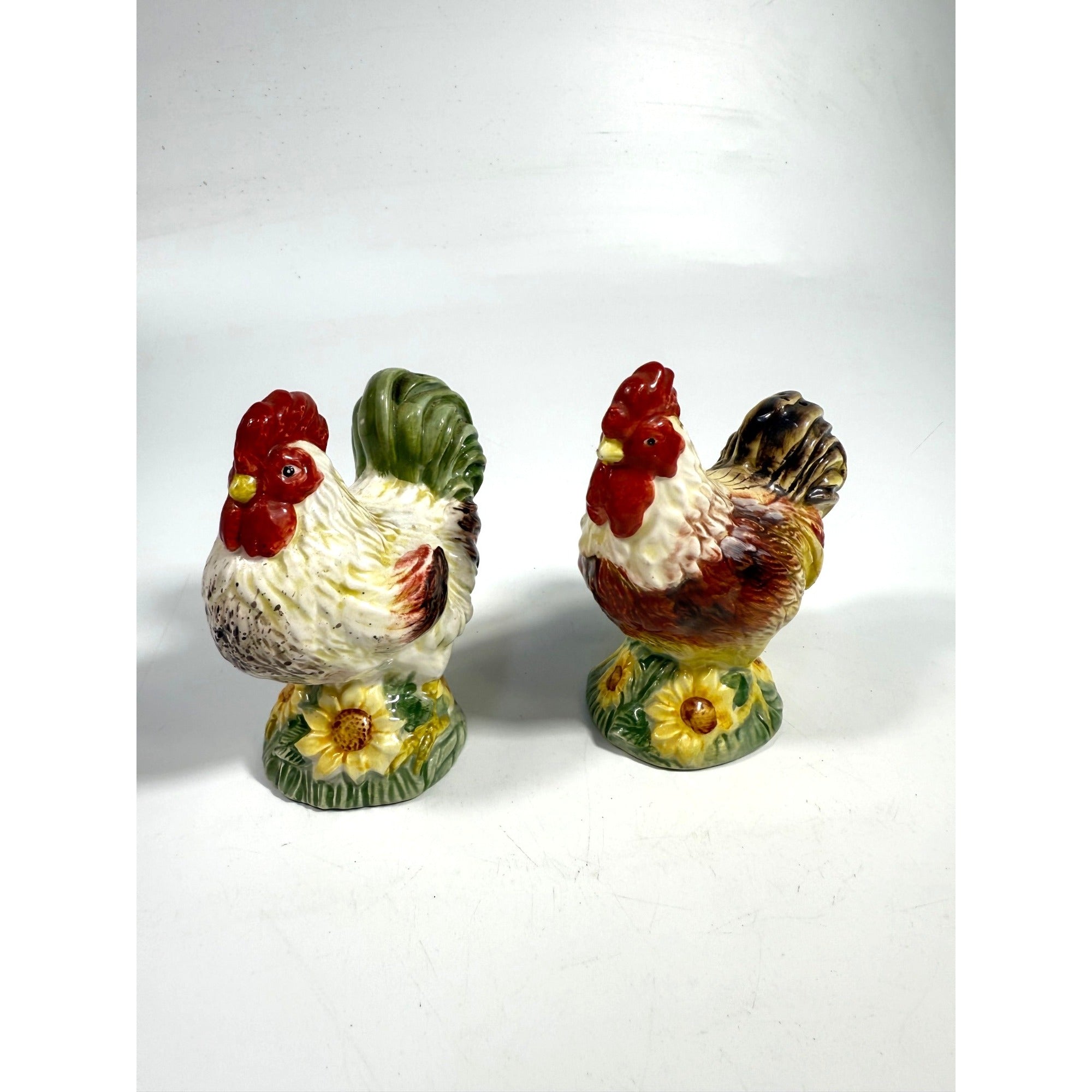 Rooster Salt & Pepper Shakers Ceramic Pottery Glossy 4" Hand Painted Pair Kitchenware Serving Pieces Tableware Cottage Granny Core Vintage