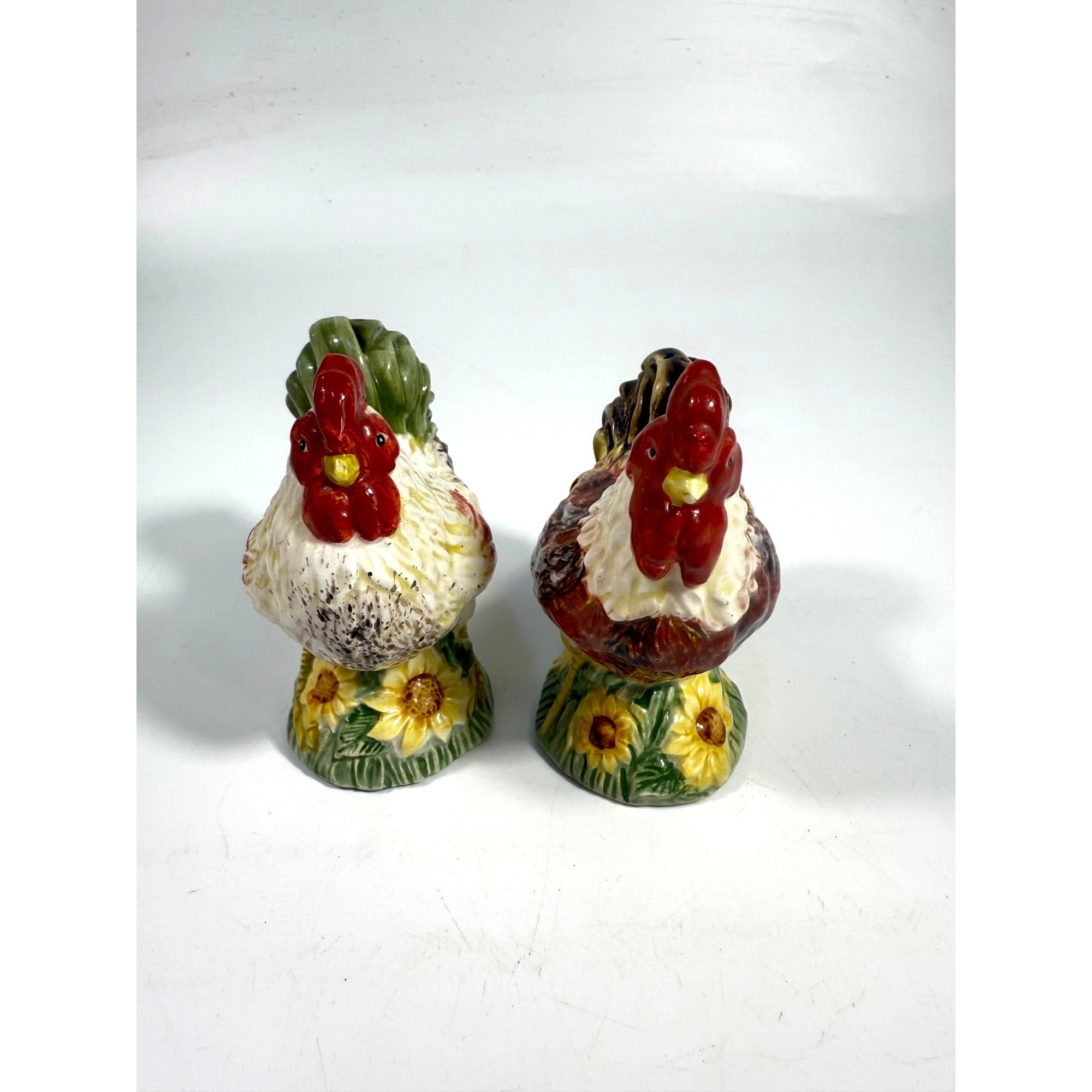 Rooster Salt & Pepper Shakers Ceramic Pottery Glossy 4" Hand Painted Pair Kitchenware Serving Pieces Tableware Cottage Granny Core Vintage