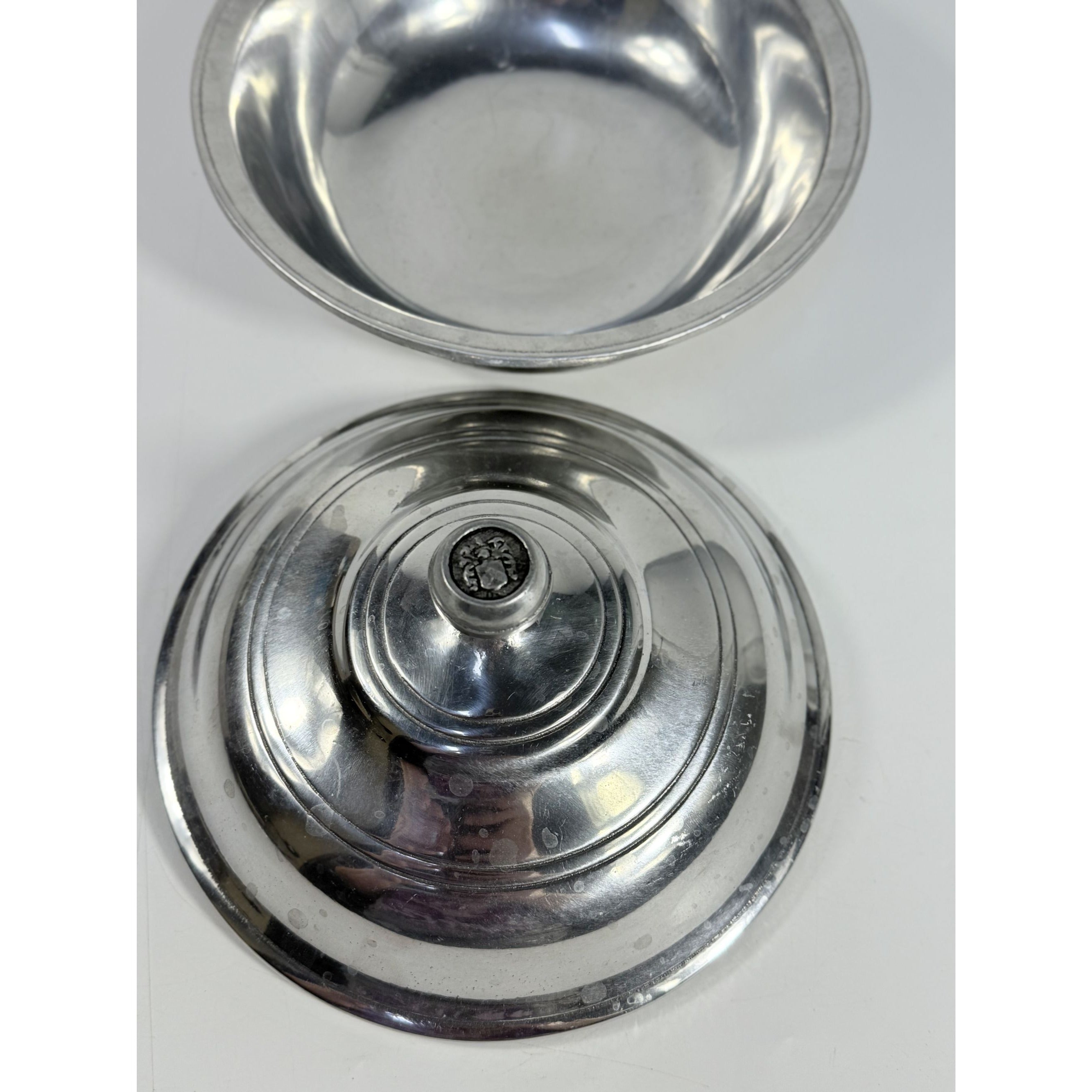 Pewter Serving Bowl Covered Vegetable Wilton Armetele Plough Tavern Large Round 1973 Vintage Columbia PA Replacement Dishes Colonial