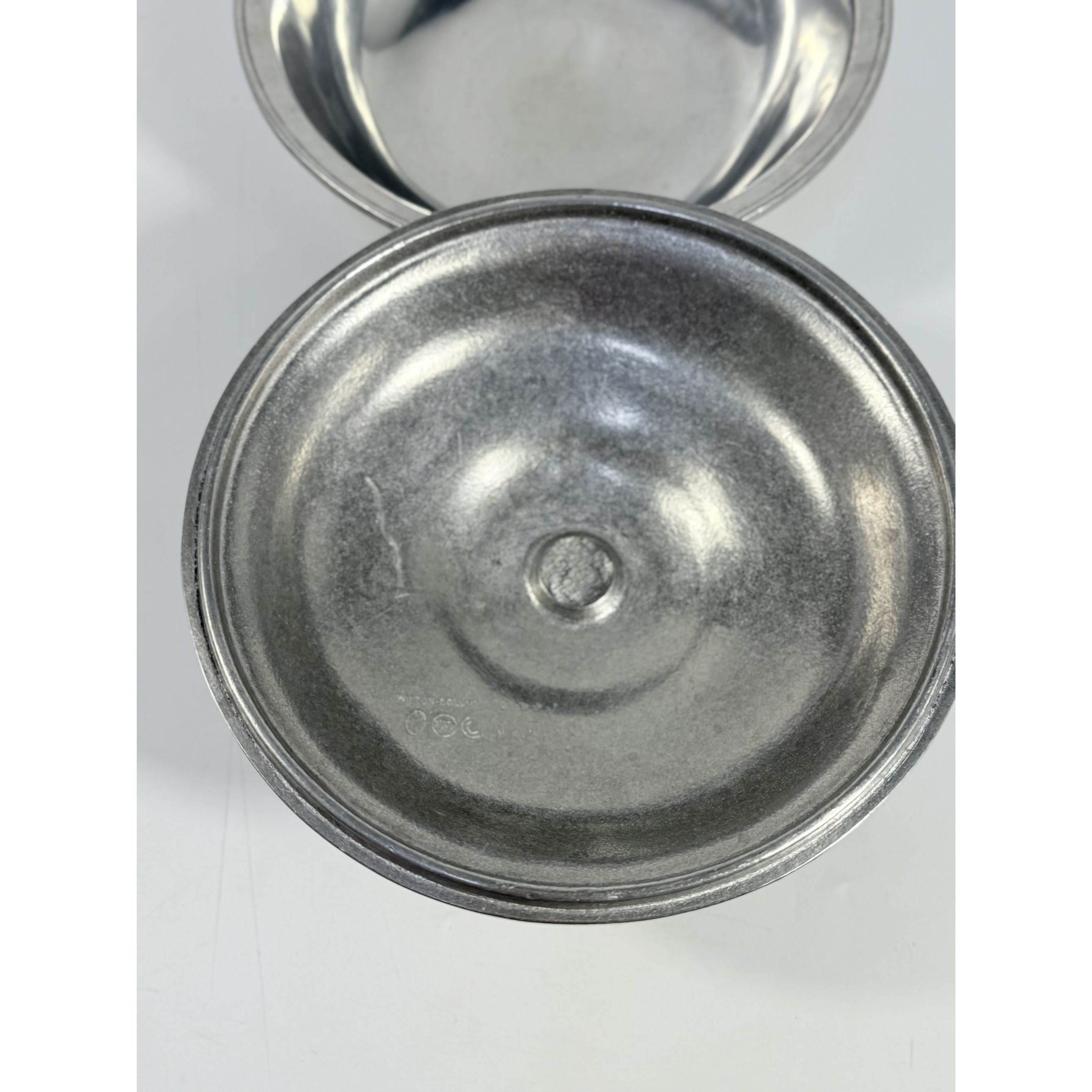 Pewter Serving Bowl Covered Vegetable Wilton Armetele Plough Tavern Large Round 1973 Vintage Columbia PA Replacement Dishes Colonial