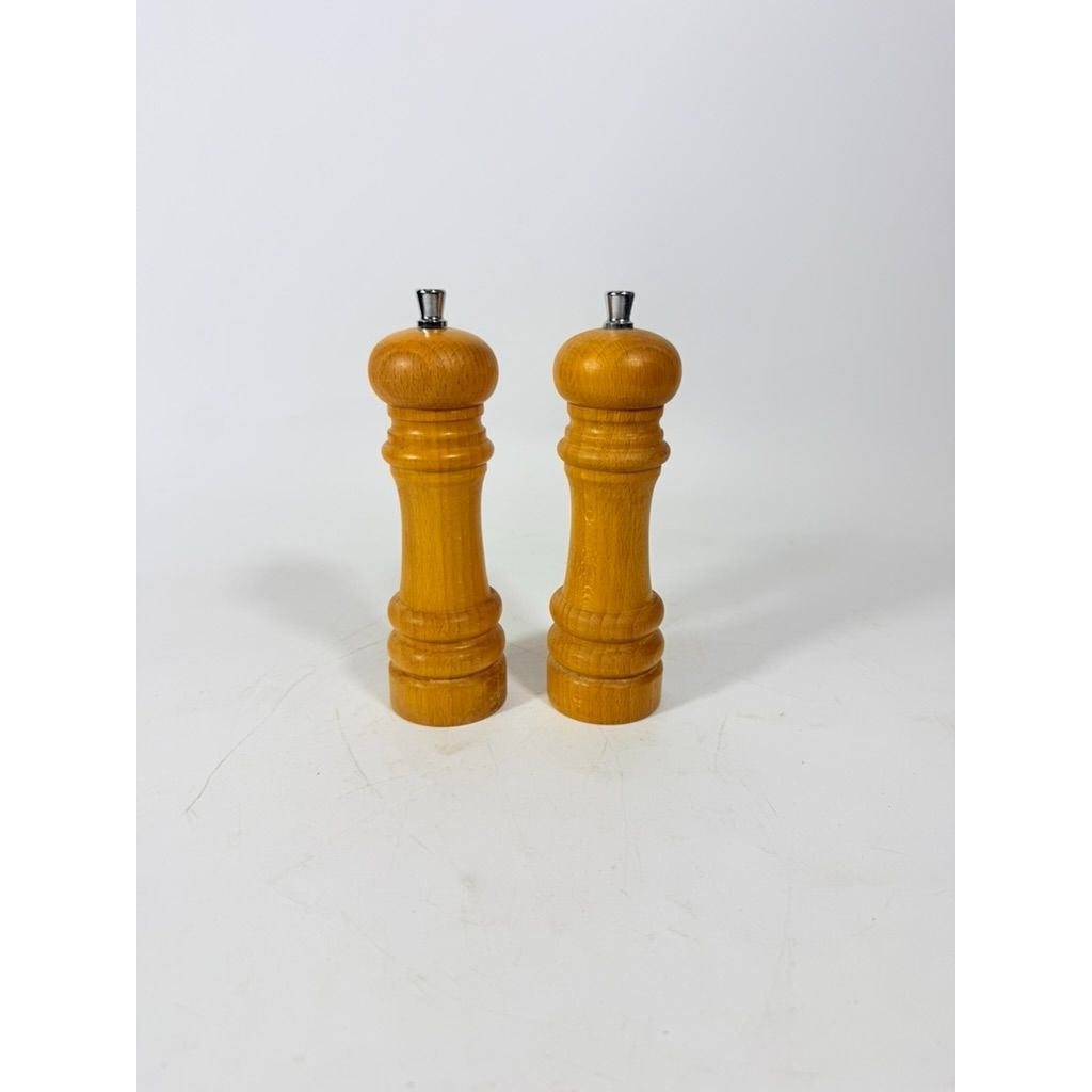 Wood Salt and Pepper Mill Grider Cole & Mason Wooden English Set England Primitive  Vintage Kitchen Tools