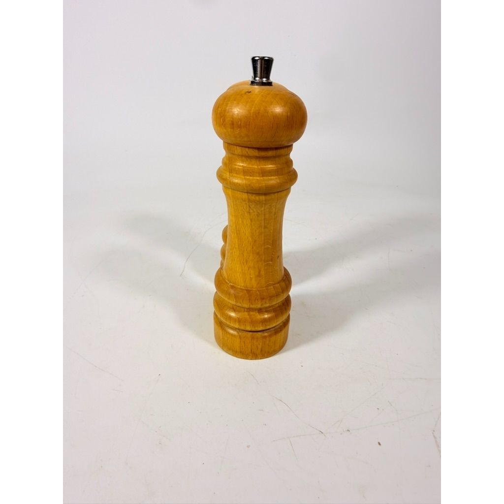 Wood Salt and Pepper Mill Grider Cole & Mason Wooden English Set England Primitive  Vintage Kitchen Tools