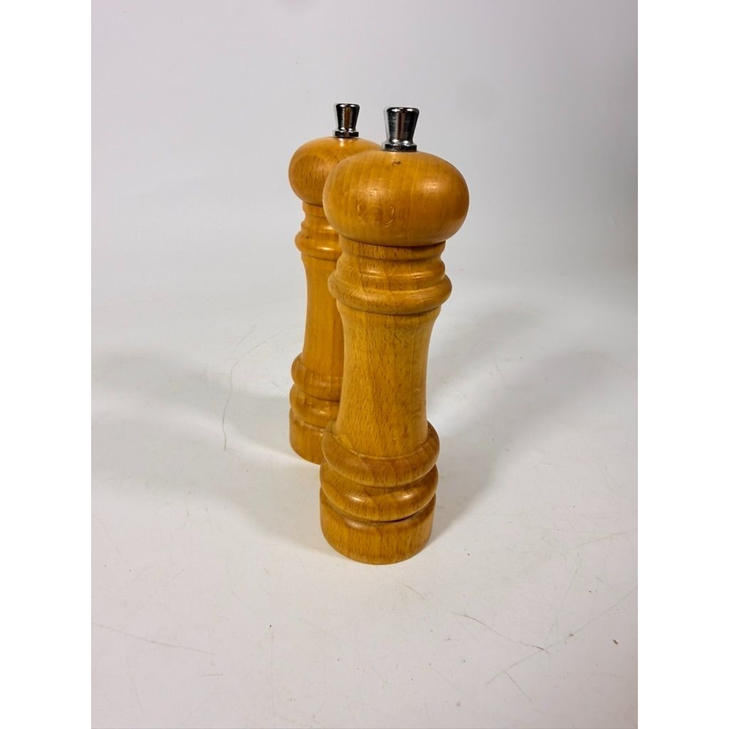 Wood Salt and Pepper Mill Grider Cole & Mason Wooden English Set England Primitive  Vintage Kitchen Tools