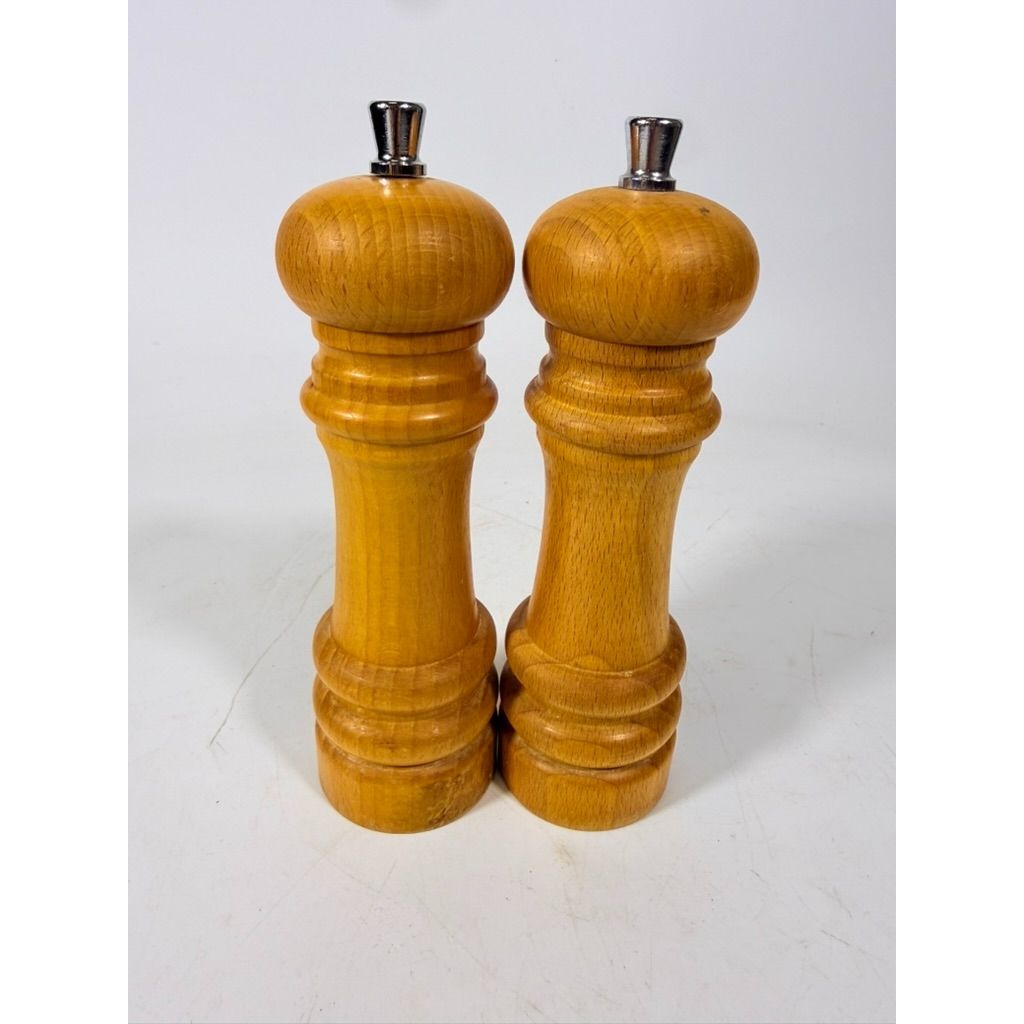 Wood Salt and Pepper Mill Grider Cole & Mason Wooden English Set England Primitive  Vintage Kitchen Tools