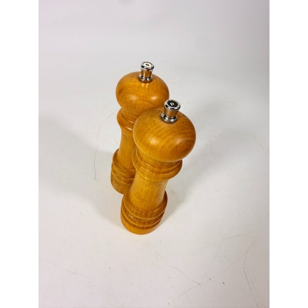 Wood Salt and Pepper Mill Grider Cole & Mason Wooden English Set England Primitive  Vintage Kitchen Tools