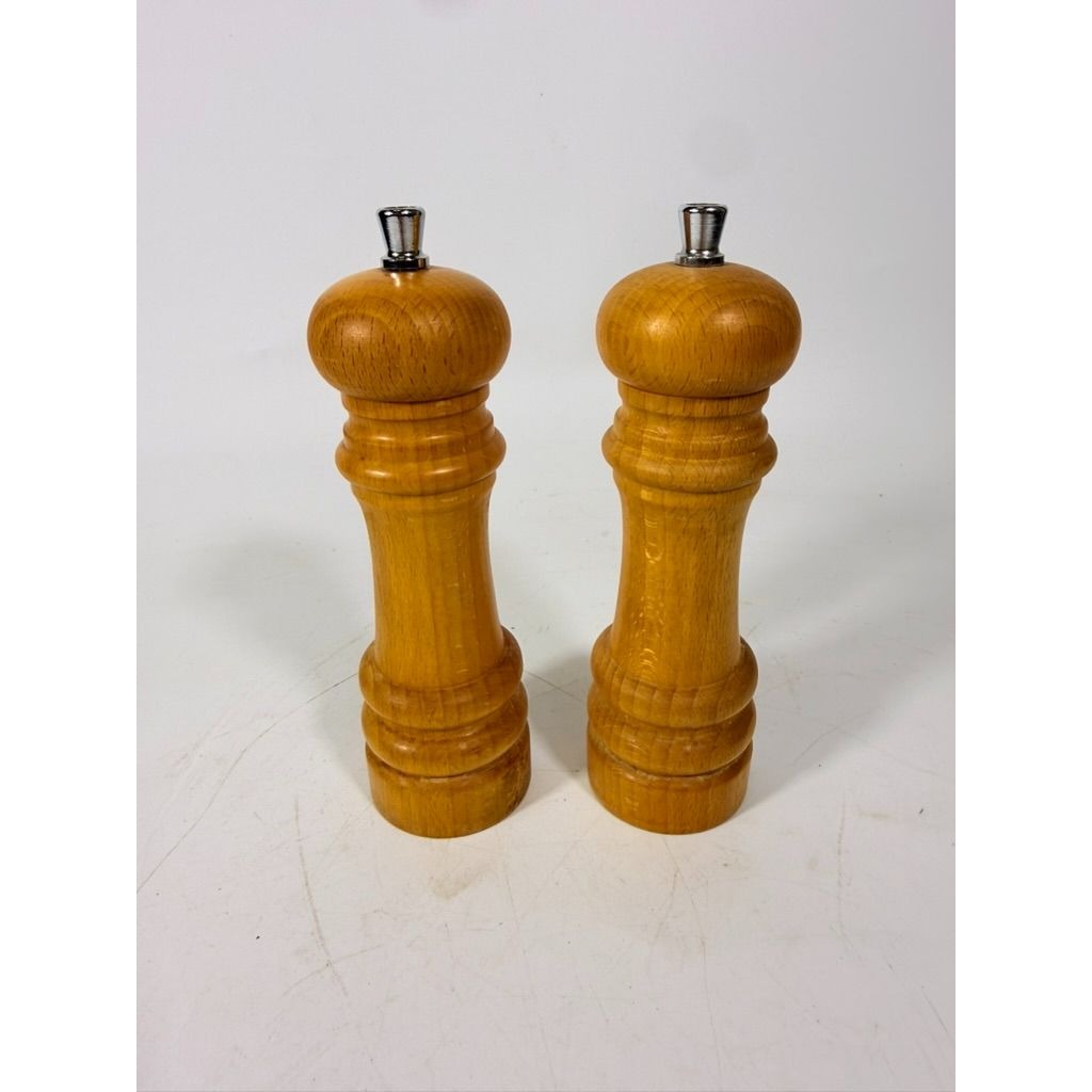Wood Salt and Pepper Mill Grider Cole & Mason Wooden English Set England Primitive  Vintage Kitchen Tools