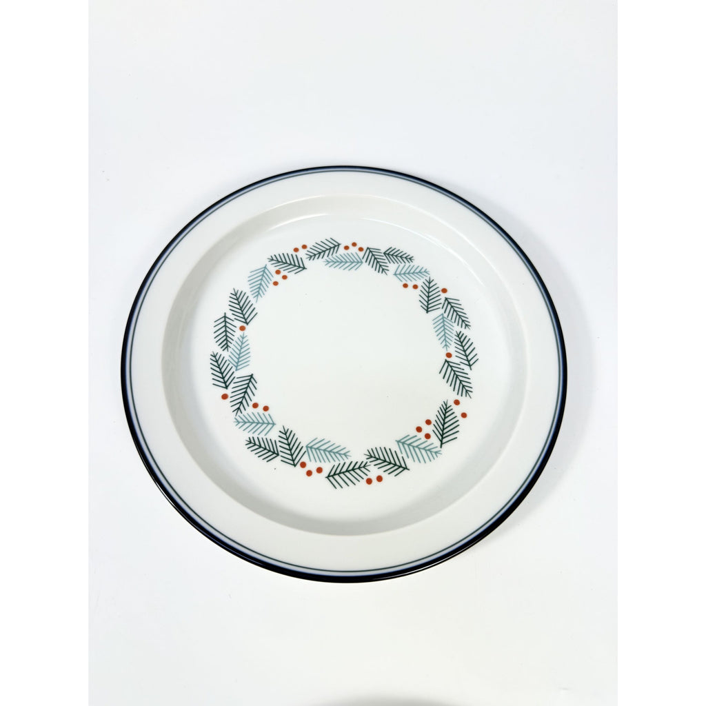 Salad Luncheon Plates Set 4 Christmas Stoneware Pine Branches Berries Dansk Bistro Japan Replacement China Scandanavian Style Minimalist