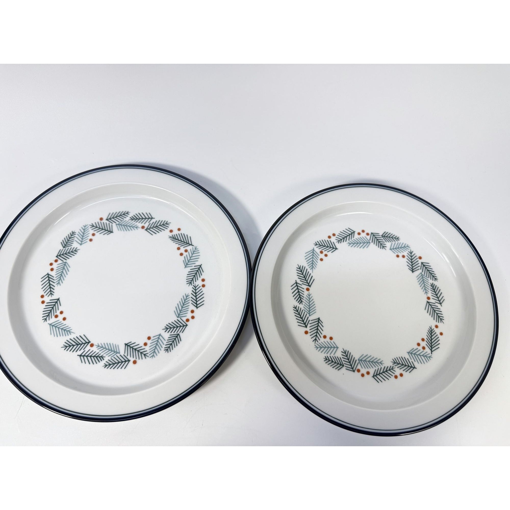 Salad Luncheon Plates Set 4 Christmas Stoneware Pine Branches Berries Dansk Bistro Japan Replacement China Scandanavian Style Minimalist