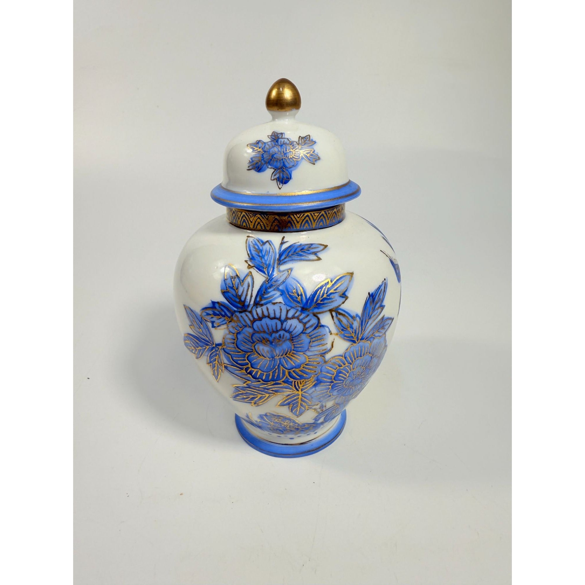 Ginger Jar Vintage Hand-Painted Blue Chrysanthemums Andrea de Sadek Chinosiere Oriental Floral Birds Traditional Home Shelf Decor Decorative
