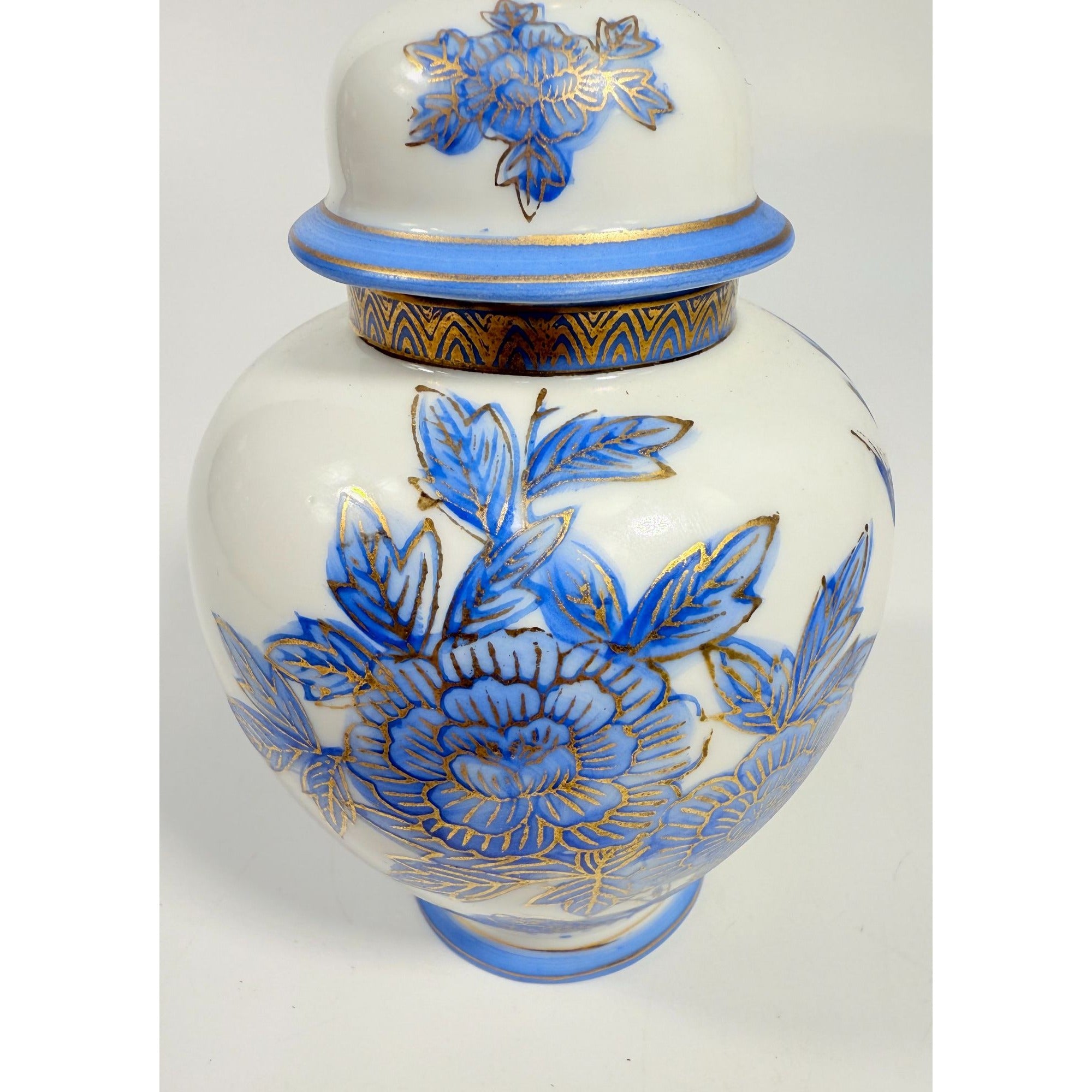 Ginger Jar Vintage Hand-Painted Blue Chrysanthemums Andrea de Sadek Chinosiere Oriental Floral Birds Traditional Home Shelf Decor Decorative